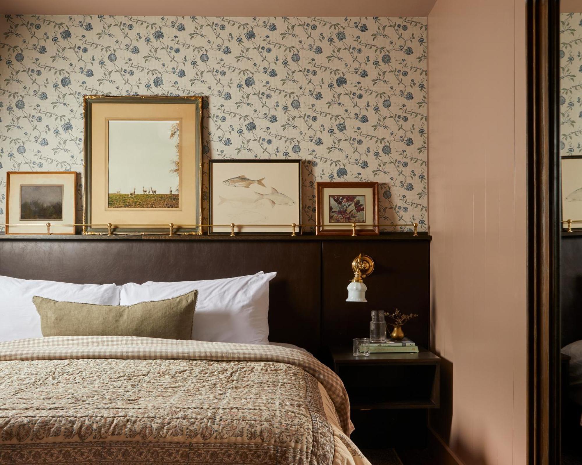 The June Motel, Beaver Valley Kimberley Екстер'єр фото